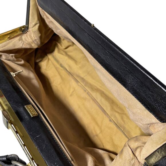 Oroton Leather Handbag Vintage Classic Minor Wear on Brass and Lining See Pics - Picture 10 of 10